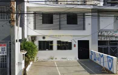 Imagem: O depósito possui 2 Vagas na garagem, 188m² de Área e está