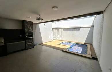 Imagem: A casa em condomínio possui 3 Dormitórios, 4 Banheiros, 2