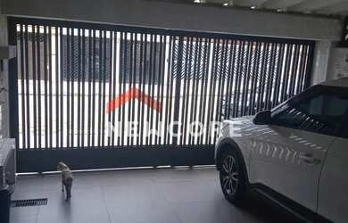 Imagem: A casa possui 4 Dormitórios, 3 Banheiros, 2 Vagas na garagem