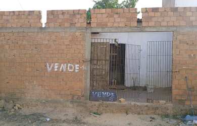 Imagem: A casa possui 2 Dormitórios, 2 Banheiros e está localizado