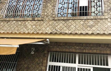 Imagem: A casa possui 4 Dormitórios, 4 Banheiros, 2 Vagas na garagem