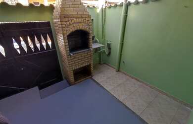 Imagem: A casa possui 2 Dormitórios, 2 Banheiros, 100m² de Área e