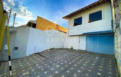 Imagem: A casa possui 3 Dormitórios, 3 Banheiros, 3 Vagas na garagem