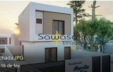 Imagem: A casa possui 3 Dormitórios, 3 Banheiros, 2 Vagas na garagem