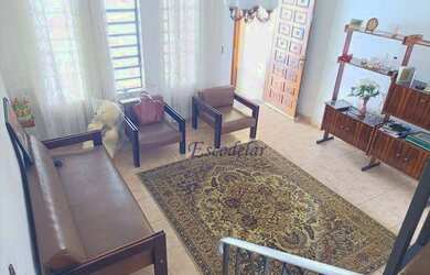 Imagem: A casa possui 2 Dormitórios, 2 Banheiros, 3 Vagas na garagem