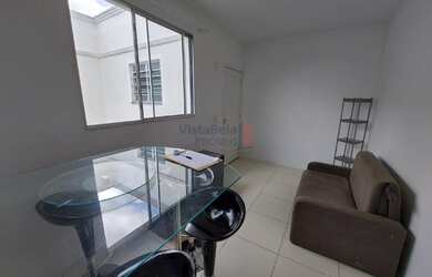 Imagem: O apartamento possui 2 Dormitórios, 1 Banheiro, 1 Vaga na garagem