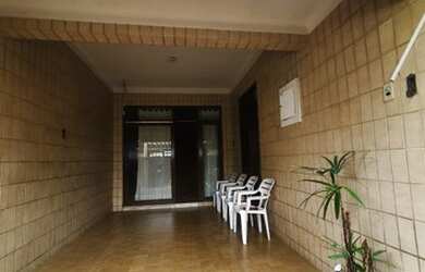 Imagem: O depósito possui 1 Vaga na garagem, 150m² de Área e está