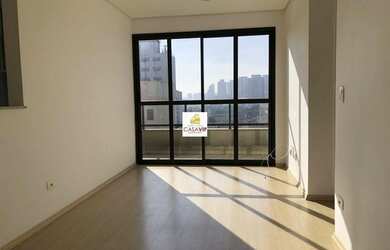 Imagem: O apartamento possui 1 Dormitório, 1 Banheiro, 1 Vaga na garagem