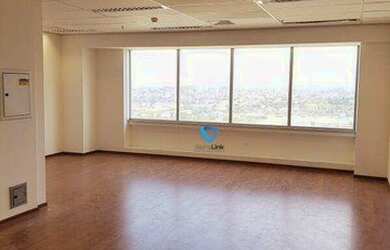 Imagem: O depósito possui 2 Vagas na garagem e 56m² de Área e está