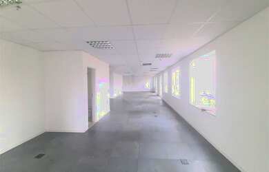 Imagem: O depósito possui 1 Vaga na garagem, 45m² de Área e está