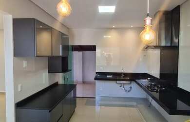 Imagem: A casa em condomínio possui 3 Dormitórios, 4 Banheiros, 5