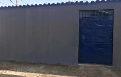 Imagem: A casa possui 2 Dormitórios, 1 Banheiro, 1 Vaga na garagem