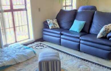 Imagem: O apartamento possui 5 Dormitórios, 3 Banheiros, 1 Vaga na