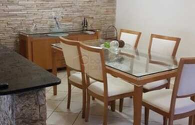 Imagem: A casa possui 4 Dormitórios, 5 Banheiros, 3 Vagas na garagem