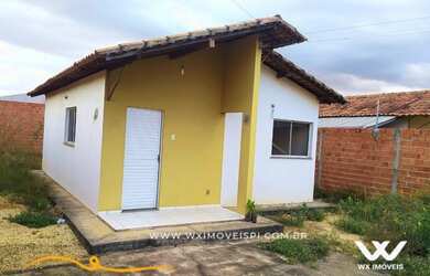 Imagem: A casa possui 2 Dormitórios, 1 Banheiro, 1 Vaga na garagem