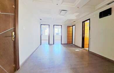 Imagem: O depósito possui 2 Vagas na garagem, 280m² de Área e está