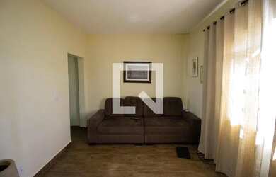 Imagem: A casa possui 2 Dormitórios, 1 Banheiro, 1 Vaga na garagem