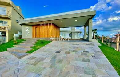 Imagem: A casa em condomínio possui 3 Dormitórios, 4 Banheiros, 2