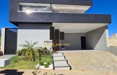 Imagem: A casa em condomínio possui 3 Dormitórios, 4 Banheiros, 2