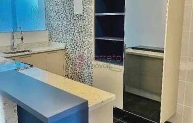 Imagem 7: Casa Padrão em Jundiaí. Churrasqueira, Lareira, 4 Vagas na garageme3...