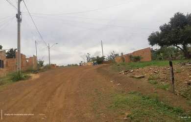 Imagem: O terreno possui 220m² de Área e está localizado em Jardim