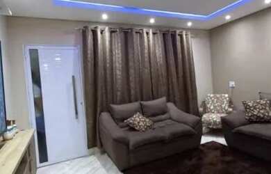 Imagem: A casa possui 3 Dormitórios, 2 Banheiros, 75m² de Área e