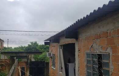 Imagem 3: Casa - saia do Aluguel. Varanda, 90m² de Área, 3 Vagas na garageme1...