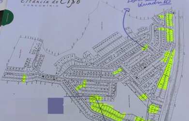 Imagem: O terreno e possui Dormitórios, Suítes, Banheiros, 1000-0m²