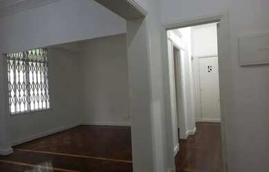 Imagem 2: Ótimo apto Varanda - Duas Salas - Dois Quartos - Area