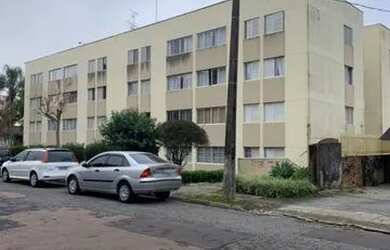 Imagem: O apartamento possui 3 Dormitórios, 1 Banheiro, 1 Vaga na garagem
