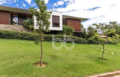 Imagem: A casa em condomínio possui 5 Dormitórios, 5 Banheiros, 5