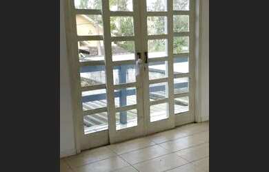 Imagem: A casa possui 1 Dormitório, 2 Banheiros e está localizado