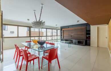 Imagem: O apartamento possui 3 Dormitórios, 4 Banheiros, 2 Vagas na