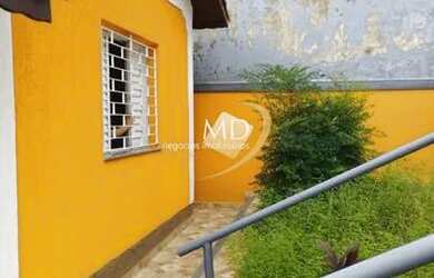 Imagem: A casa possui 2 Dormitórios, 2 Banheiros, 1 Vaga na garagem