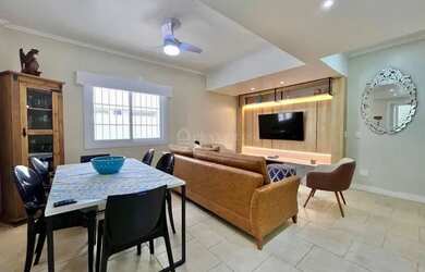 Imagem: A casa possui 3 Dormitórios, 3 Banheiros, 2 Vagas na garagem