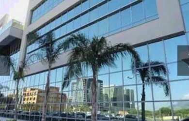 Imagem: O depósito possui 3 Vagas na garagem, 117m² de Área e está