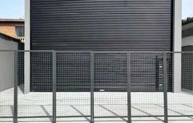 Imagem: O depósito possui 4 Vagas na garagem e 178m² de Área e está