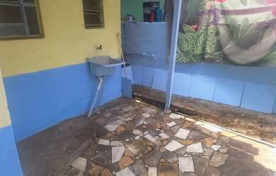 Imagem 2: Alugo casa kitinet. Varanda, 1 Banheiroe1 Dormitório