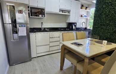 Imagem: O apartamento possui 2 Dormitórios, 1 Banheiro, 1 Vaga na garagem