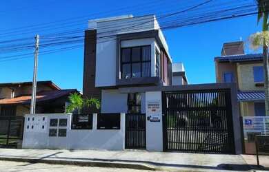 Imagem: A casa possui 3 Dormitórios, 2 Banheiros, 103m² de Área e