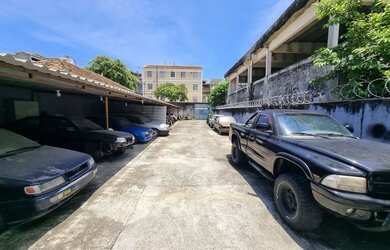 Imagem: A casa possui 1 Dormitório, 1 Banheiro, 5 Vagas na garagem