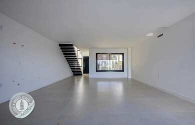 Imagem 14: VENDA - Sobrado com 3 Suítes e com piscina no bairro Velha em Blumenau