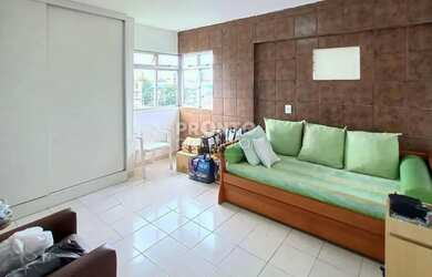 Imagem: O apartamento possui 5 Dormitórios, 1 Banheiro, 2 Vagas na