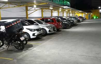 Imagem: O depósito está localizado em Madureira, Rio de Janeiro à