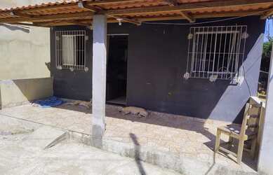 Imagem: A casa possui 2 Dormitórios, 1 Banheiro, 1 Vaga na garagem