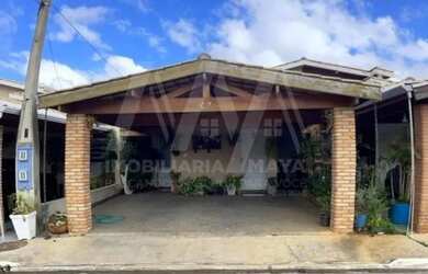 Imagem: A casa em condomínio possui 3 Dormitórios, 2 Banheiros, 2