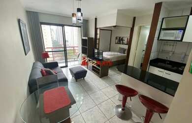 Imagem: O apartamento possui 1 Dormitório, 1 Banheiro, 1 Vaga na garagem