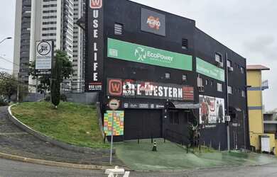 Imagem: O depósito possui 5 Vagas na garagem, 290m² de Área e está