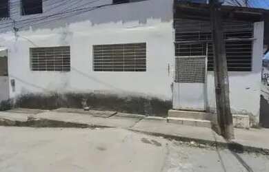 Imagem: A casa possui 2 Dormitórios, 2 Banheiros, 50m² de Área e