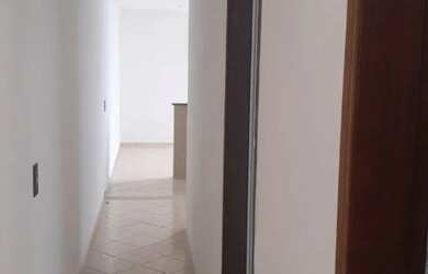 Imagem: A casa possui 1 Dormitório, 1 Banheiro e está localizado em